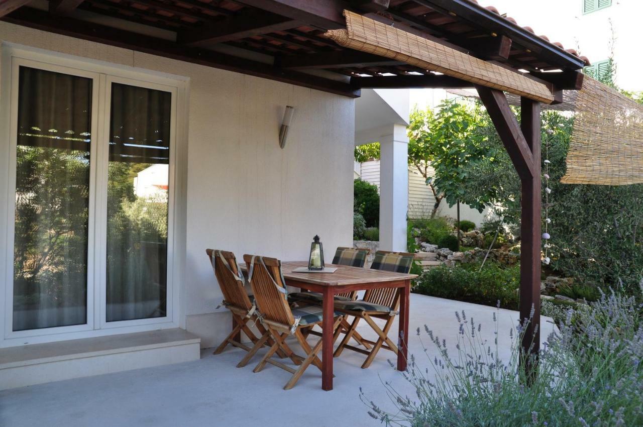 Villa Delfin Sutivan Exterior foto